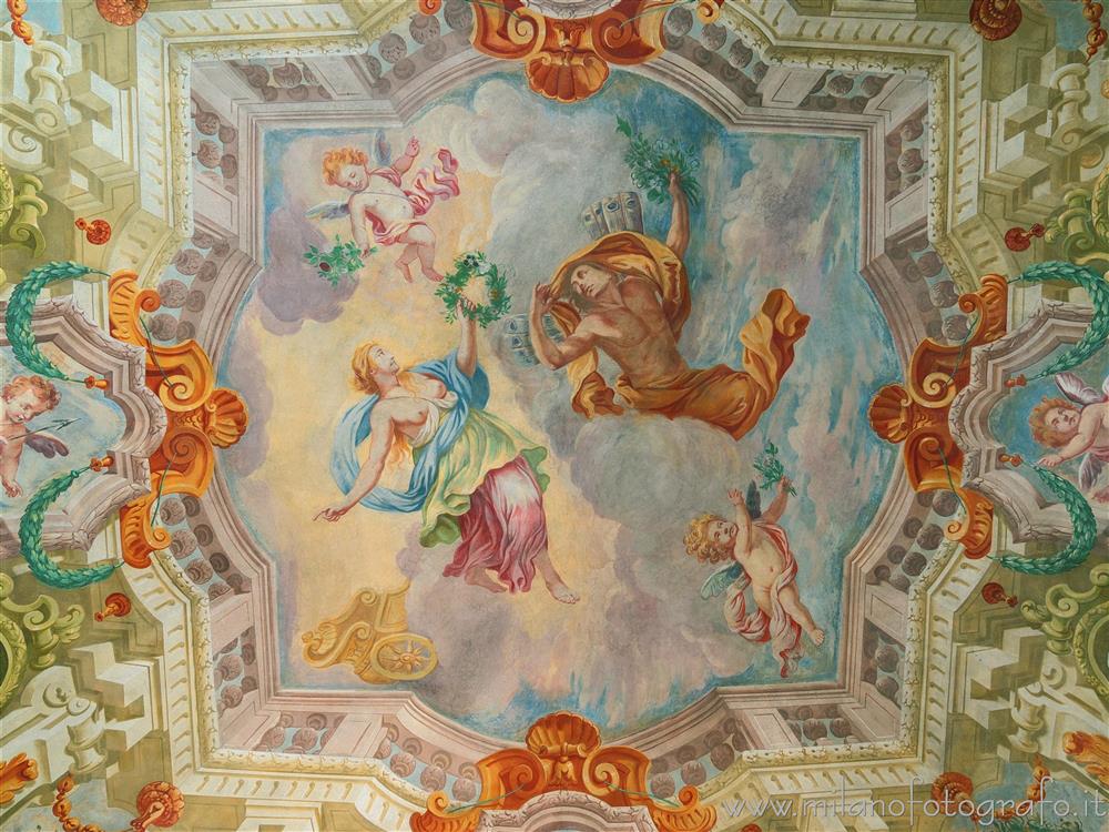 Cavernago (Bergamo) - Trompe l'oeil sul soffitto  di una delle sale del Castello di Cavernago